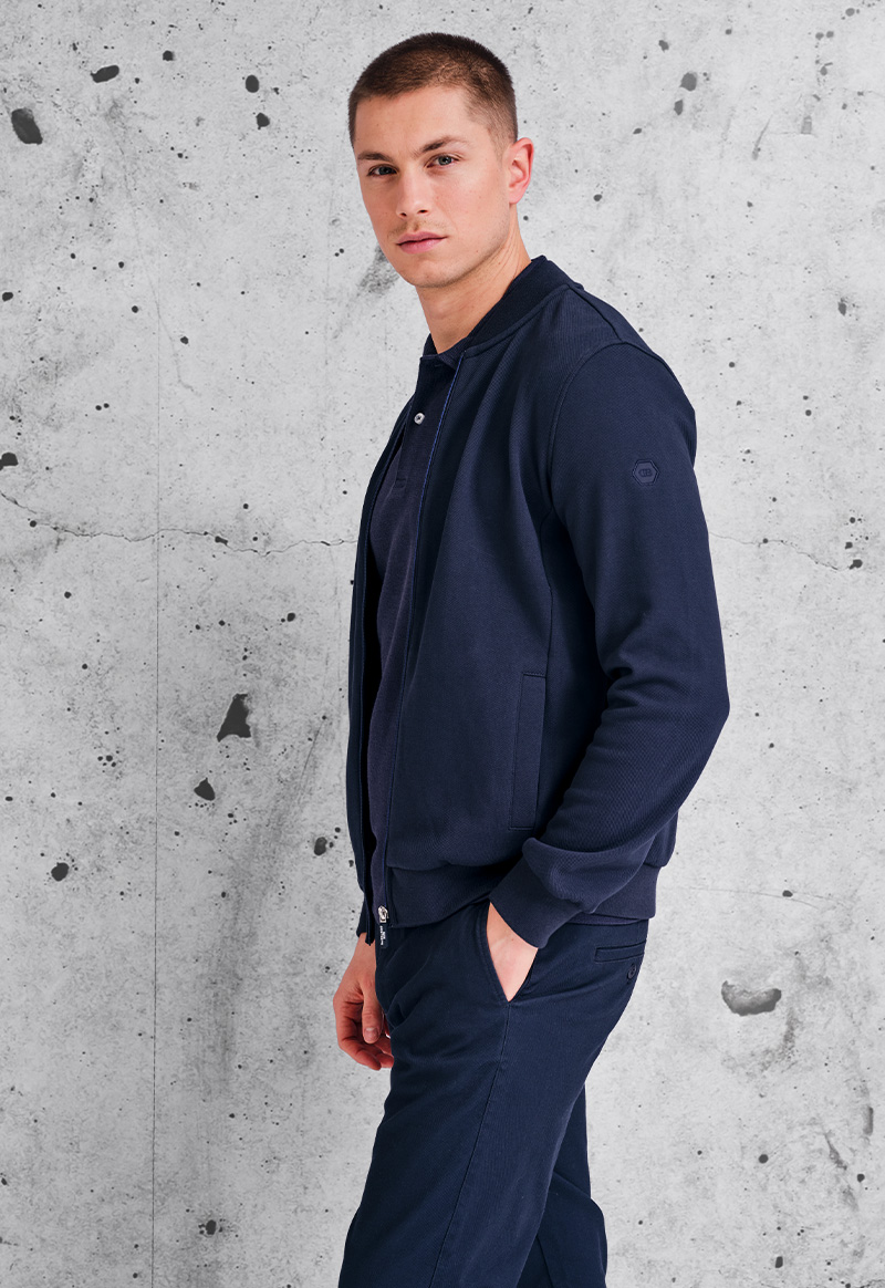 Casual chic en bleu marine