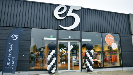 e5 heropent vernieuwde winkels in Aartselaar, Tielt-Winge en Roeselare - 08/2023